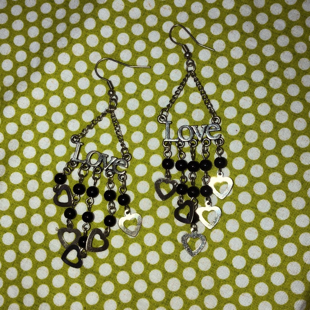 Heart earrings🍭that spell love with black beads & hearts🍭